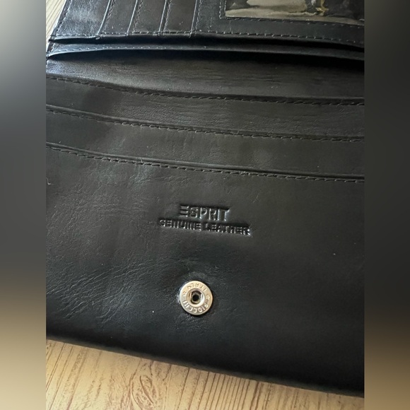 VINTAGE Preowned Black Esprit Genuine Leather Wallet D1 - Picture 4 of 7